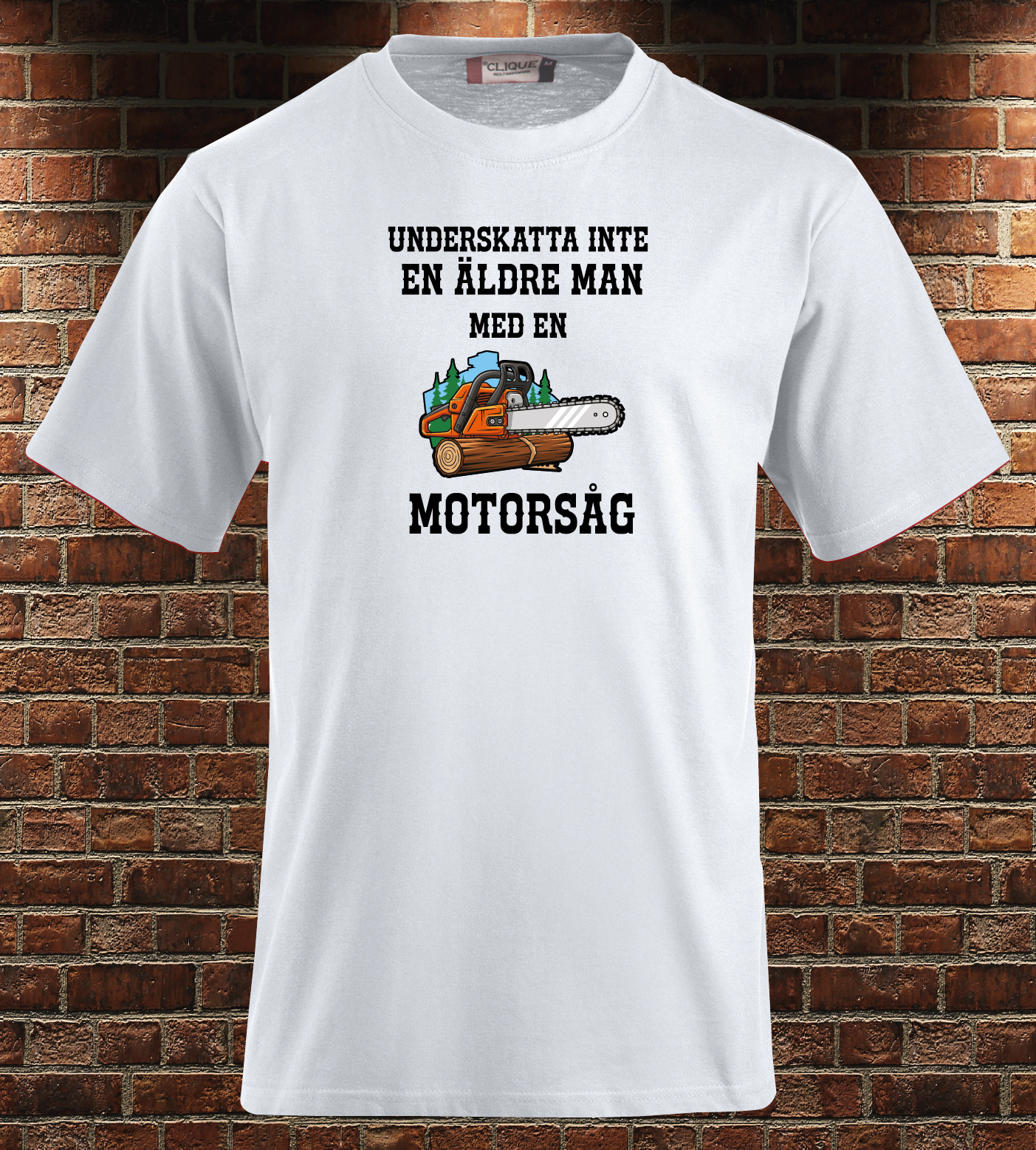 Underskatta inte en äldre man med en motorsåg